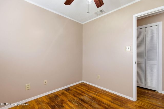 9114 New Maple Rd, Louisville, KY 40229