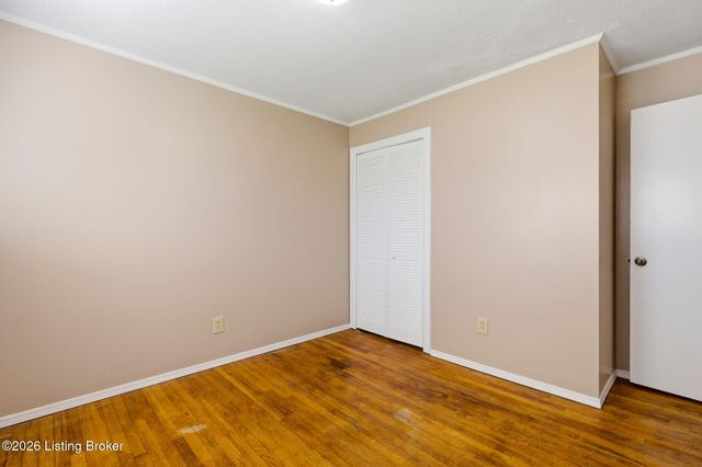 9114 New Maple Rd, Louisville, KY 40229