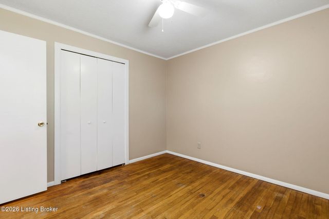 9114 New Maple Rd, Louisville, KY 40229