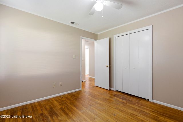 9114 New Maple Rd, Louisville, KY 40229