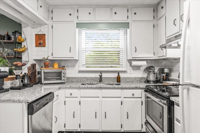 806 S Sweetbriar Avenue, Chattanooga, TN 37412