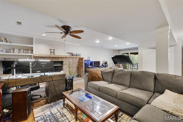 2011 Lebanon Avenue, Belleville, IL 62221