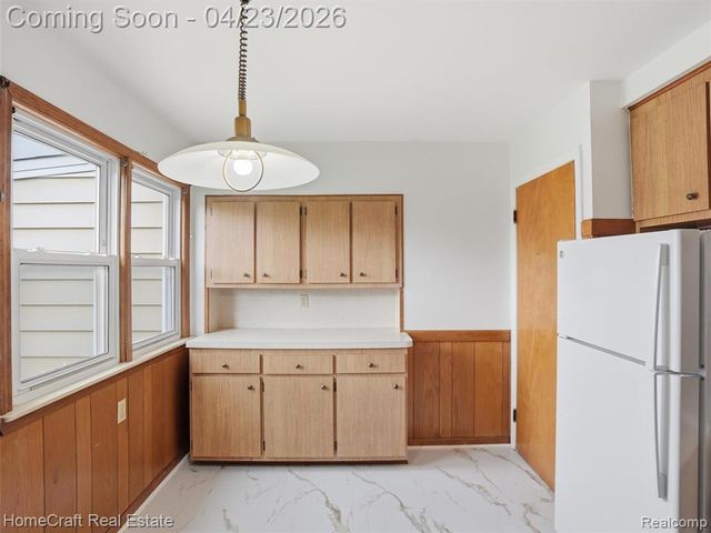 28629 James Street, Garden City, MI 48135