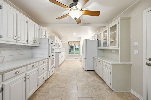 3010 S Country Club Road, Garland, TX 75043