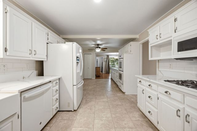 3010 S Country Club Road, Garland, TX 75043