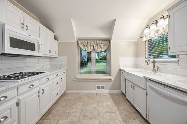3010 S Country Club Road, Garland, TX 75043
