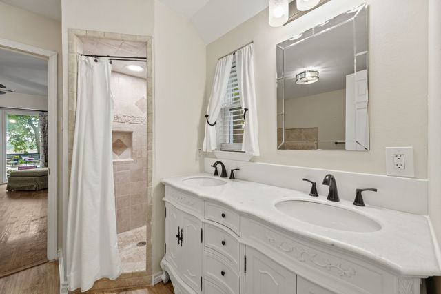 3010 S Country Club Road, Garland, TX 75043