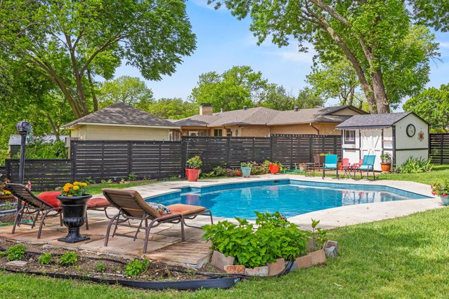 3010 S Country Club Road, Garland, TX 75043
