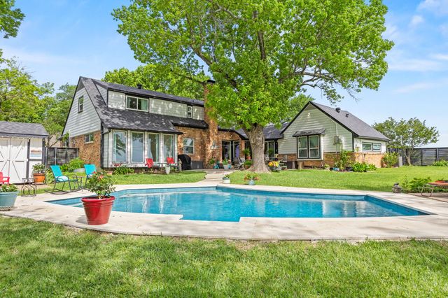 3010 S Country Club Road, Garland, TX 75043