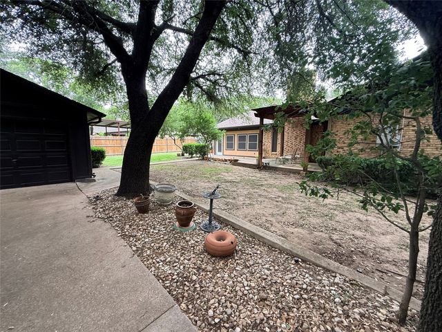 3262 Francis Drive, Fort Worth, TX 76116