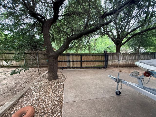 3262 Francis Drive, Fort Worth, TX 76116