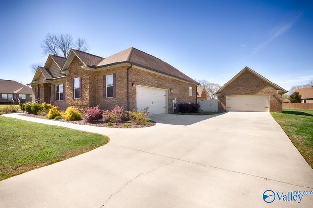 49 Dorchester Street, Albertville, AL 35951