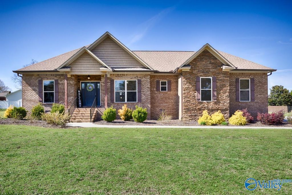 49 Dorchester Street, Albertville, AL 35951