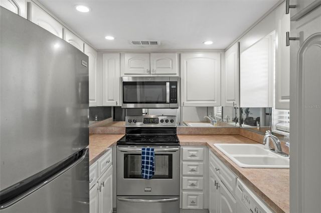 4849 ONYX LANE 204, New Port Richey, FL 34652