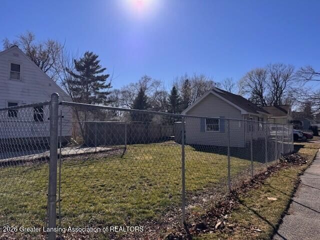 2600 Maplewood Avenue, Lansing, MI 48910