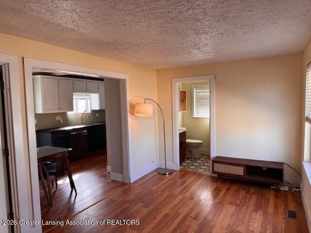 2600 Maplewood Avenue, Lansing, MI 48910