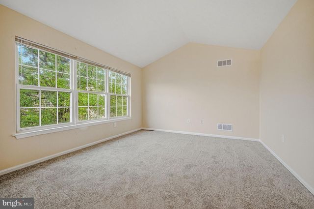 18 LAXFORD DR, Newark, DE 19702
