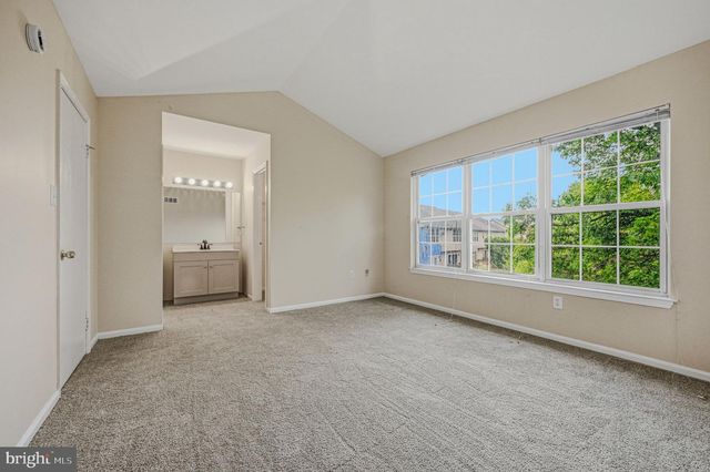 18 LAXFORD DR, Newark, DE 19702