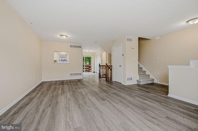 18 LAXFORD DR, Newark, DE 19702