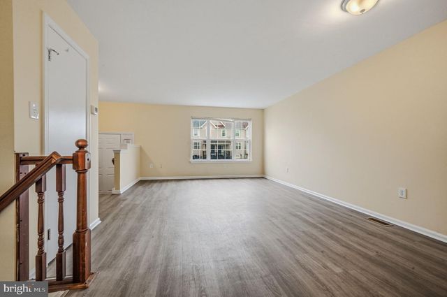 18 LAXFORD DR, Newark, DE 19702