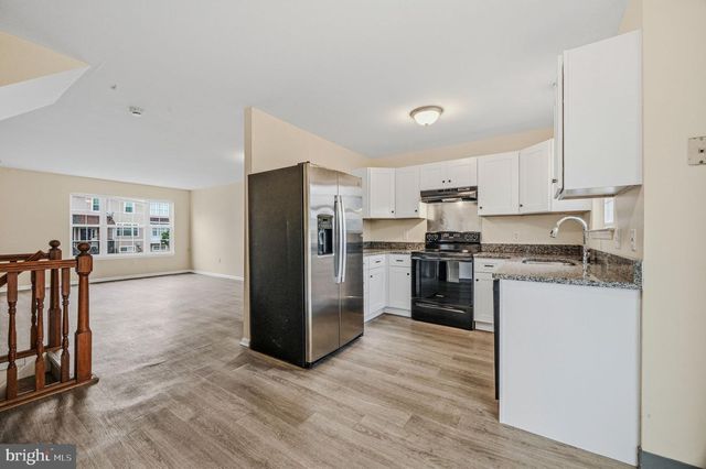 18 LAXFORD DR, Newark, DE 19702