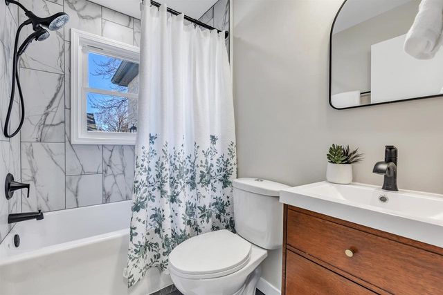 405 2ND STREET, Neenah, WI 54956