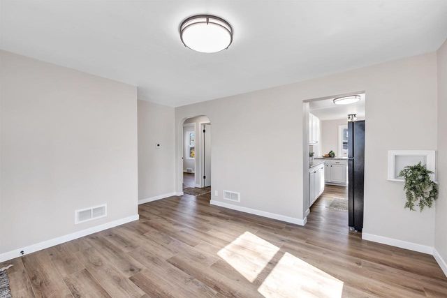 405 2ND STREET, Neenah, WI 54956