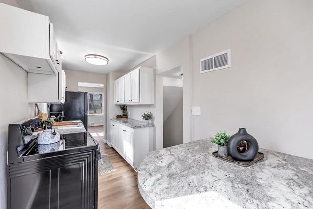 405 2ND STREET, Neenah, WI 54956