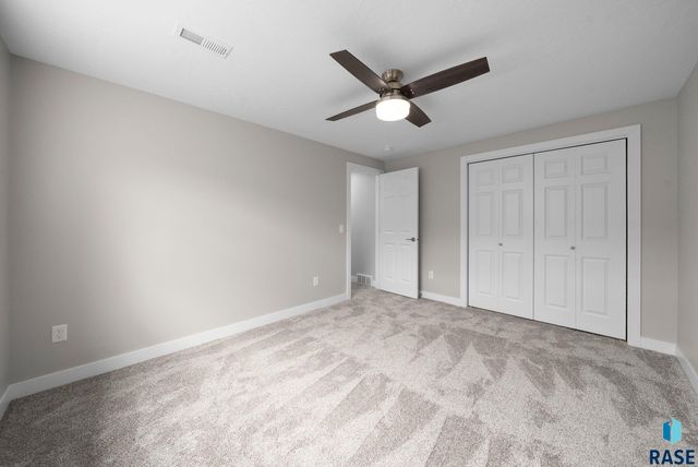 6104 N Seubert Ave Avenue, Sioux Falls, SD 57104