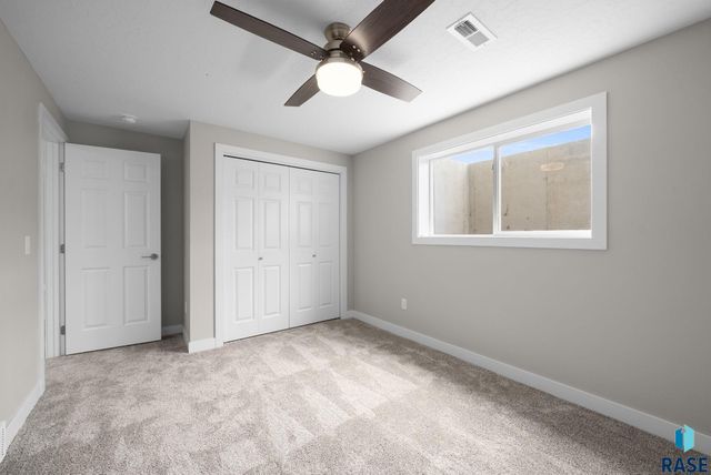 6104 N Seubert Ave Avenue, Sioux Falls, SD 57104