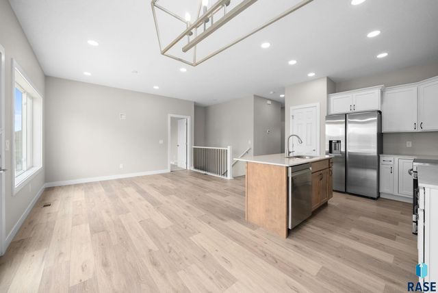 6104 N Seubert Ave Avenue, Sioux Falls, SD 57104