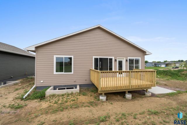 6104 N Seubert Ave Avenue, Sioux Falls, SD 57104