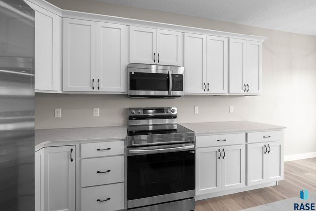 6104 N Seubert Ave Avenue, Sioux Falls, SD 57104