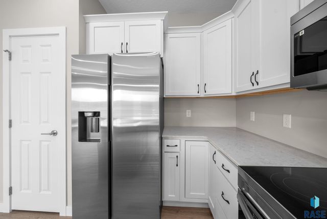 6104 N Seubert Ave Avenue, Sioux Falls, SD 57104