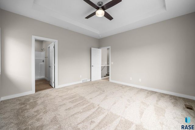 6104 N Seubert Ave Avenue, Sioux Falls, SD 57104