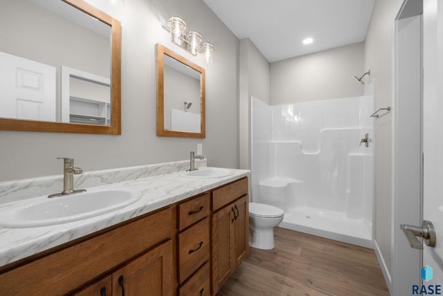 6104 N Seubert Ave Avenue, Sioux Falls, SD 57104