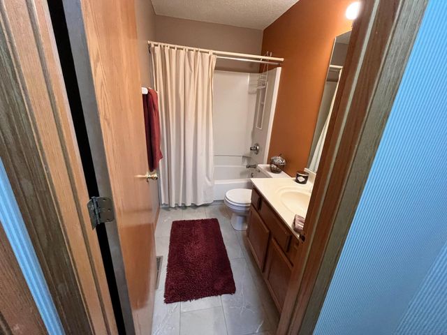 11275 Oregon Circle, Bloomington, MN 55438