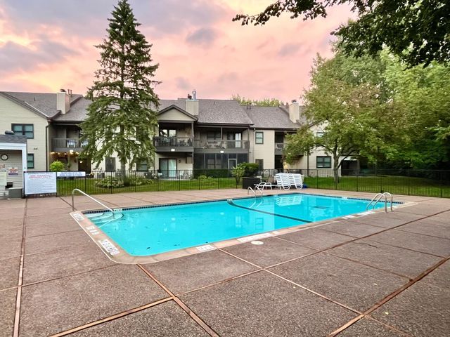 11275 Oregon Circle, Bloomington, MN 55438