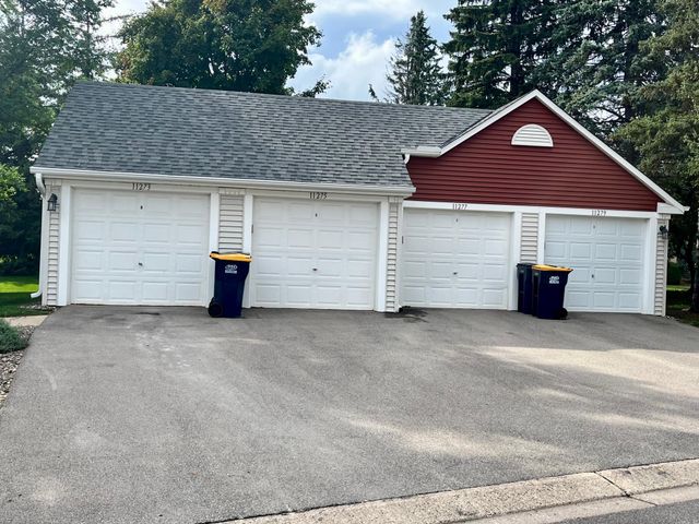 11275 Oregon Circle, Bloomington, MN 55438