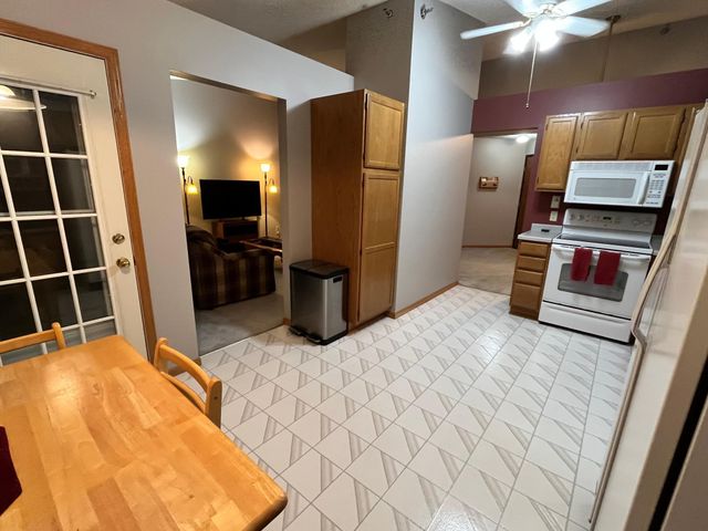 11275 Oregon Circle, Bloomington, MN 55438