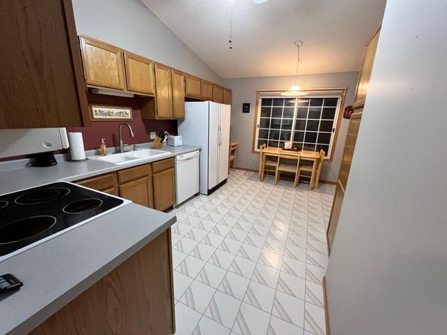 11275 Oregon Circle, Bloomington, MN 55438