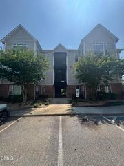 2520 Friedland Place 202, Raleigh, NC 27617