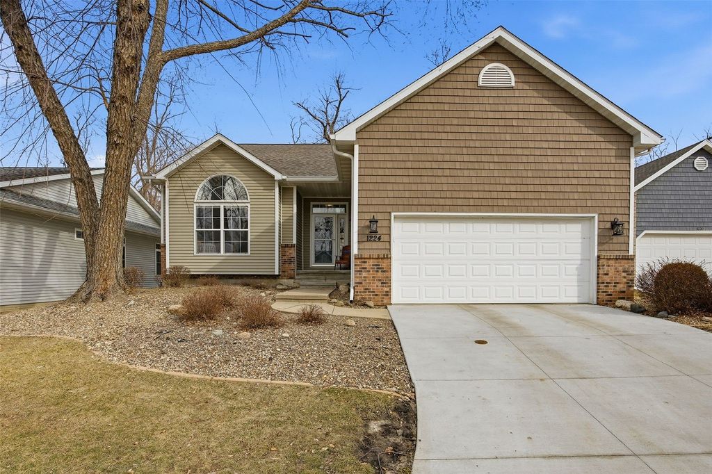 1224 Forest Glen Court SE, Cedar Rapids, IA 52403