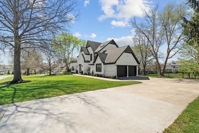 15190 Granada Road, Leawood, KS 66224