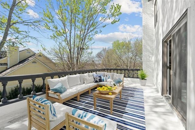 15190 Granada Road, Leawood, KS 66224