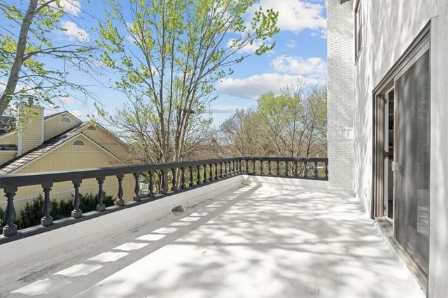 15190 Granada Road, Leawood, KS 66224