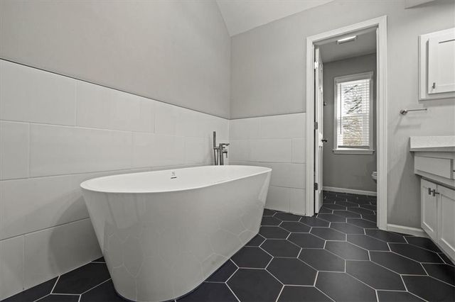 15190 Granada Road, Leawood, KS 66224