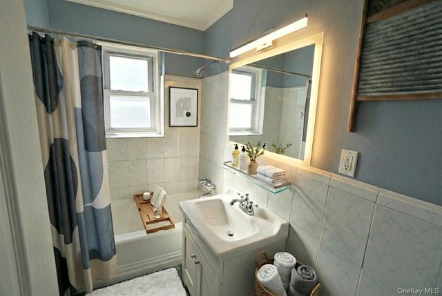 66-92 Selfridge Street 5B, Forest Hills, NY 11375