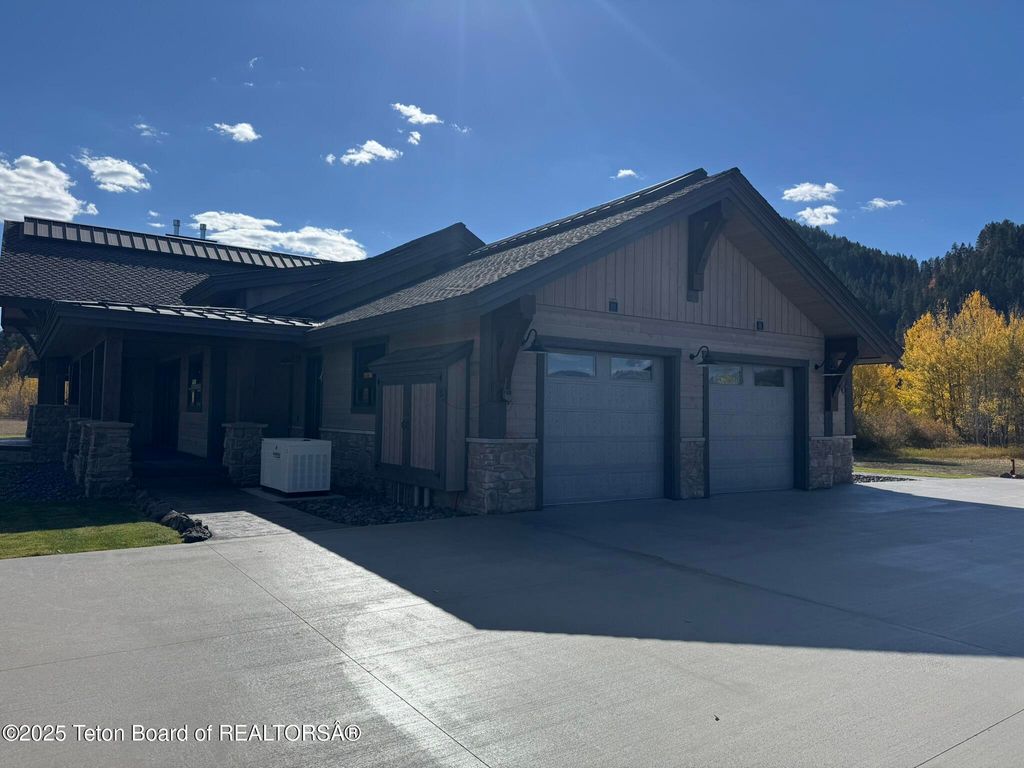 694 SALT RIVER RANCH Lane, Thayne, WY 83127 photo 10