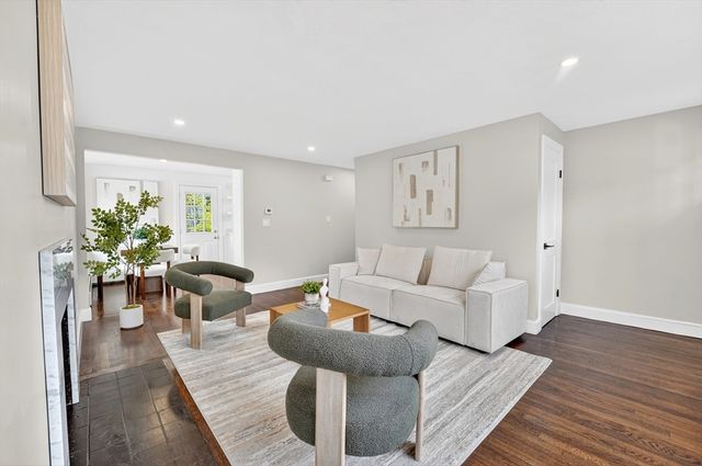 7 Franklin St, Boston, MA 02136